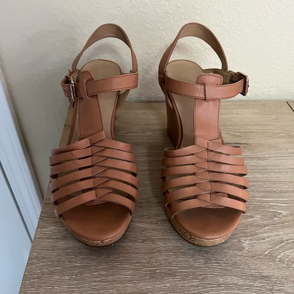 Tan Wedges Size 10 - Picture 5 of 6